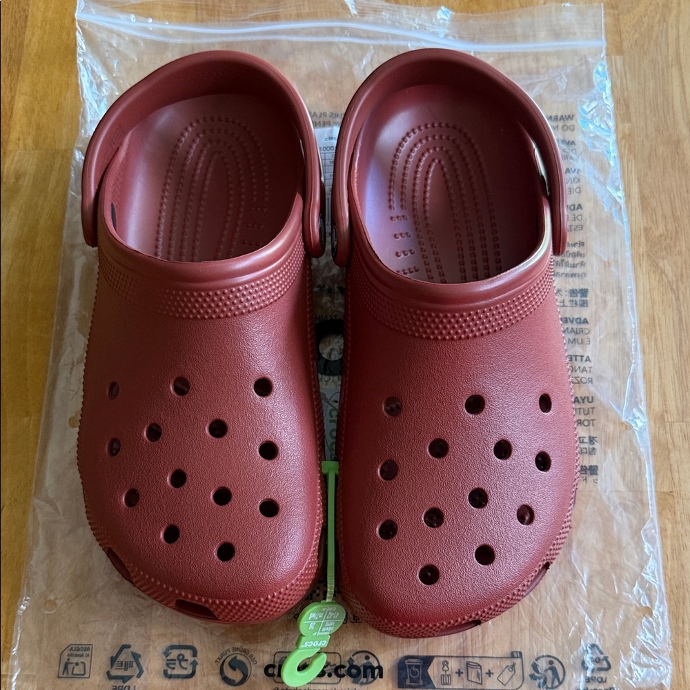 CROCS Rust Clogs m8/w10 NWT